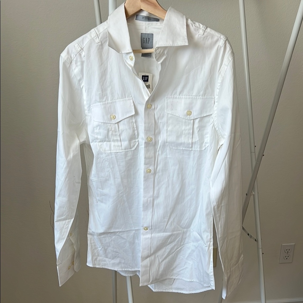GAP Fitted White Button-Up Shirt